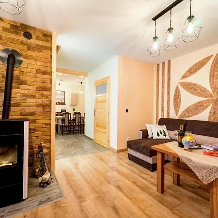 Domki Holiday Tatry Poronin 木屋
