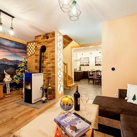 Domki Holiday Tatry Poronin 木屋